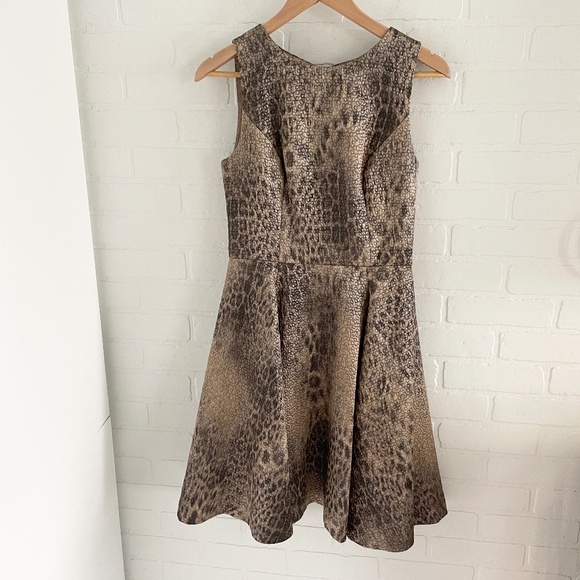 Monique Lhuillier Mini Dress Leopard print Iridescent Jacquard Mobwife Sz 8 - Picture 4 of 16